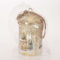 Article Cloche à suspendre ornée d'un motif de village d'hiver, 20 cm