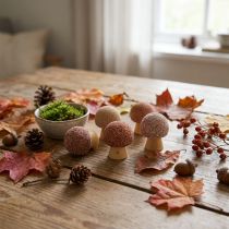 Article Champignons décoratifs en bois, mini marron, Ø2cm, 24 pièces
