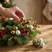 Article Boule de Noël en verre miroir baies olive argent Ø40mm 32 pcs