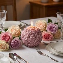 Article Bougie boule à motif de rose pour une décoration de table romantique