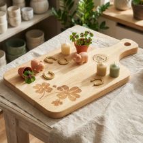 Article Planche à découper décorative avec feuilles de trèfle, bois de manguier, 38×22cm