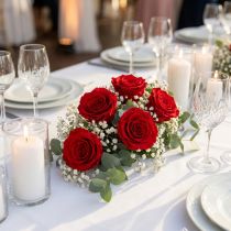 Article Roses stabilisées décoratives, 5 cm, lot de 6, pour une touche romantique dans votre salon ou pour un mariage.