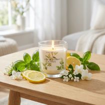 Article Bougie parfumée dans un verre bergamote citron vert basilic Ø7,5cm H8,5cm