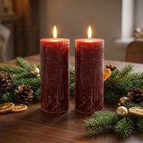 Article Bougies piliers rouge foncé aspect marbre, 85 x 200 mm, lot de 2 – longue durée de combustion pour une ambiance romantique et festive