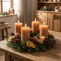 Article Bougies piliers caramel uni 70×100 mm, lot de 4 - Décoration rustique, longue durée de combustion, bougies brunes pour une ambiance chaleureuse