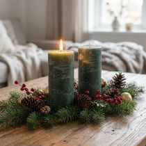 Article Lot de 2 bougies piliers, vert foncé, 85 x 200 mm – Bougies décoratives élégantes et longue durée pour une ambiance chaleureuse