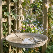 Article Bain d'oiseaux en métal avec coeur à suspendre antique Ø21,5cm