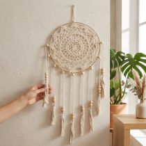 Article Attrape-rêves mural en macramé, décoration bohème chic, fait main, couleur crème, Ø 22 cm, H 54 cm
