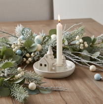 Article Bougeoir décoratif en céramique avec maison et arbres, 16 cm