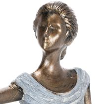 Article Figurine représentant une femme avec un oiseau. Sculpture décorative au design intemporel et raffiné. 41 cm