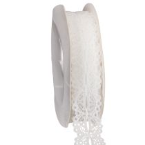 Article Ruban décoratif en coton à motif dentelle, enroulé sur un rouleau, idéal pour les loisirs créatifs et la décoration. Largeur : 25 mm. Longueur : 10 m.