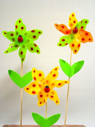 Floristik24 Moulin à vent avec coccinelle sur bâton 7,5 cm 18 pcs