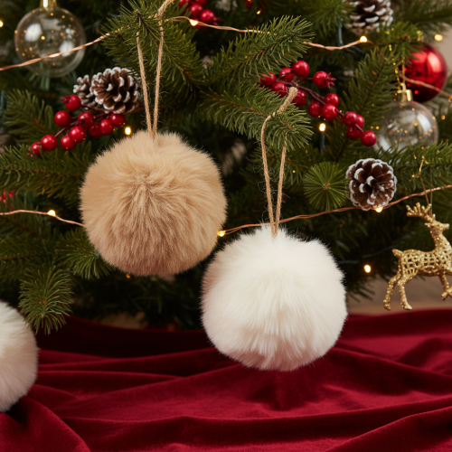 Pompon décoratif à suspendre, boule de fourrure duveteuse, 7 cm, lot de 6 | Floristik24.be