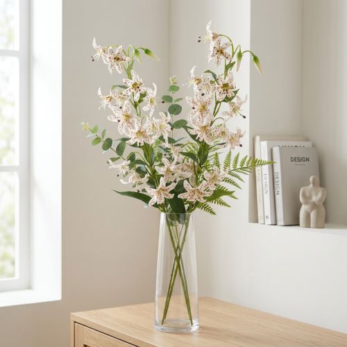 Article Lys artificiel en guise de tige florale pour une décoration élégante et facile d'entretien, 82 cm, 2 pièces