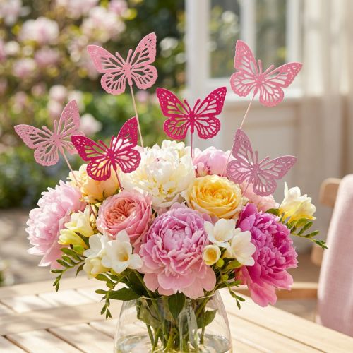 Article Papillons décoratifs sur tiges, pour apporter une touche délicate à vos tables et jardinières, 8 cm, lot de 18.