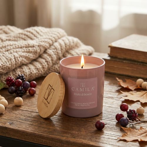 Article Bougie parfumée dans un verre Camila fruits des bois Ø7,5cm H8cm