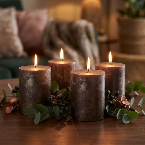 Bougies piliers marron uni, finition cuivre métallisée, 70 x 80 mm, lot de 4 – bougies décoratives pour une ambiance chaleureuse et élégante. | Floristik24.be