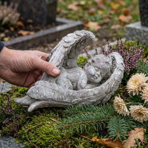 Article Ange décoratif endormi avec des ailes, figurine d'ange tombale 22,5 cm