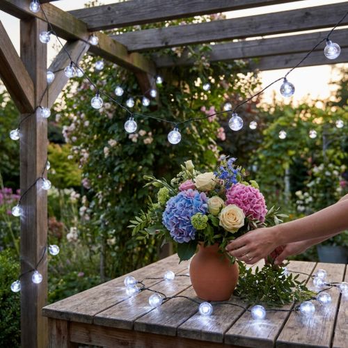 Guirlande lumineuse boule cerise extérieur blanc froid 60 LED 900cm | Floristik24.be