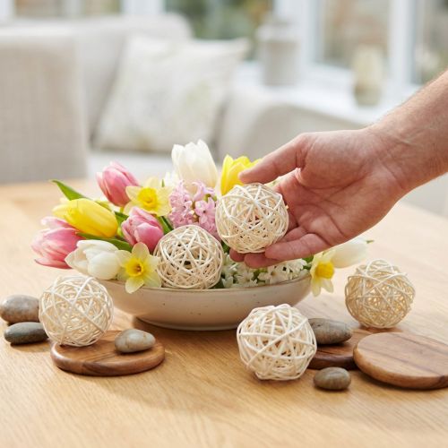 Article Boules décoratives en rotin blanchi, rotin couleur crème, Ø5 cm, lot de 24.