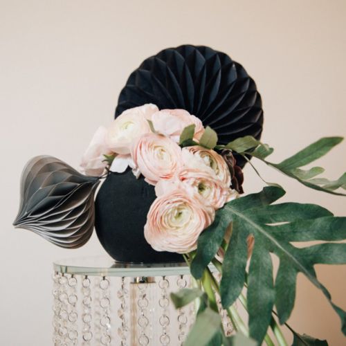 Article Boule en mousse florale enfichable matière noir Ø20cm