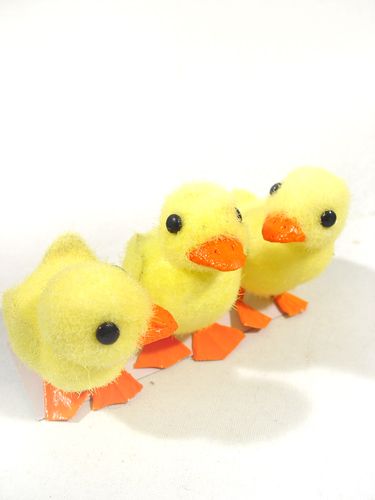 Floristik24 Poussin m. Pieds métalliques 8cm 12pcs jaune / orange