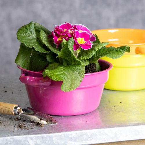 Article Pot de fleurs en métal, design original pour espaces de vie raffinés et décoration élégante, 17 cm, lot de 3