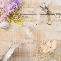 Ruban blanc décoratif à cœurs pour des idées de loisirs créatifs, 20 mm x 15 m | Floristik24.be