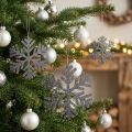 Flocon de neige décoratif gris en bois à suspendre - Ø8cm à Ø12cm, lot de 9 | Floristik24.be