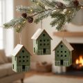 Lot de 4 décorations suspendues en feutrine maison verte et naturelle 6×8×11 cm | Floristik24.be