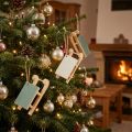 Lot de 6 petits traîneaux décoratifs en bois à suspendre couleur menthe et blanc, 9,5 cm | Floristik24.be