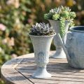 Calice décoratif en métal blanc antique et bleu, décoration de table Ø11 cm H17,5 cm | Floristik24.be