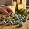 Cônes de cyprès décor naturel givré 3cm vert 500g | Floristik24.be