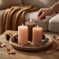 Bougies piliers décoratives, mélange de 3 tons bruns, couleur unie, 70 x 120 mm, lot de 12 pour une ambiance chaleureuse et un intérieur élégant. | Floristik24.be