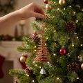 Sapin en bois suspendu avec étoile et clochette cuivrée H12cm L29cm | Floristik24.be