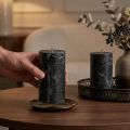 Bougies piliers noires 85×150mm (lot de 2), teintées dans la masse, élégantes pour la décoration et l'ambiance. | Floristik24.be
