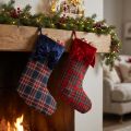 Botte de Père Noël à carreaux avec nœud pour la suspendre, 43 cm, 2 pièces | Floristik24.be
