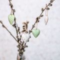 Floristik24 Coeurs en métal à suspendre, saint valentin, décoration printanière, pendentif coeur vert, blanc H3.5cm 10pcs